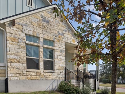 Living area at 105 Lafitte DR Unit #101 - 1 bed 1 bath home