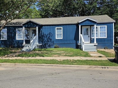 Primary bedroom at 105 N Rhomberg St - Kerr Donation, Burnet, TX