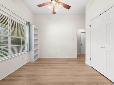 Kitchen at 105 Oakmont CT - 4 bed 2 bath home