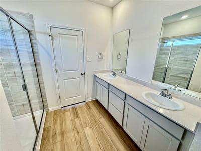 Primary bedroom at 105 Osprey Chain - 5 bed 3 bath home