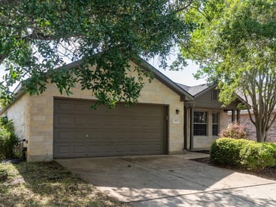 Primary bedroom at 105 Remington RUN - 4 bed 2 bath home
