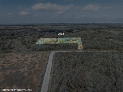Primary bedroom at 1050 Bugtussle Ln - Paso Fino Meadows, Luling, TX