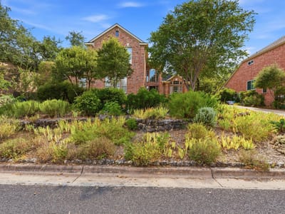 Property photo 2 at 10505 Grand Oak CIR - 5 bed 3 bath home