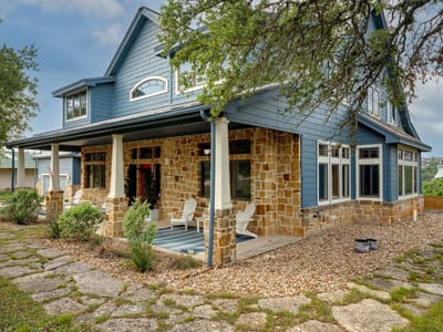 Property photo 3 at 10512 Lake Park DR - 5 bed 4 bath home