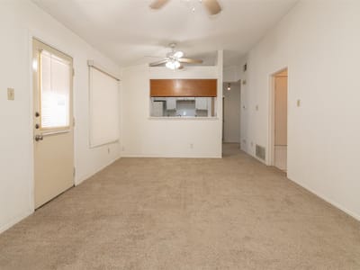 Property photo 3 at 10517 Archdale Dr - 3 bed 1 bath home