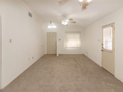 Property photo 4 at 10517 Archdale Dr - 3 bed 1 bath home