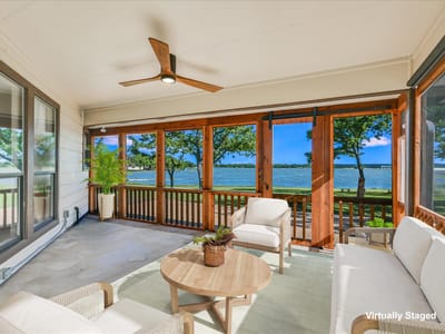 Living area at 106 Agarita Dr - 3 bed 3 bath home