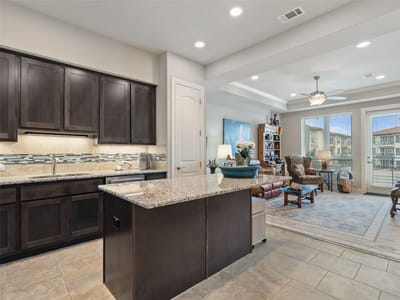 Living area at 106 Bella Toscana Ave Unit #3204 - 1 bed 1 bath home