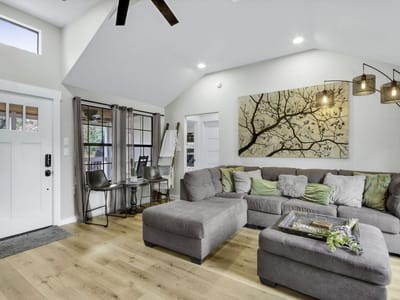 Living area at 106 Chapparal Cir - 3 bed 2 bath home
