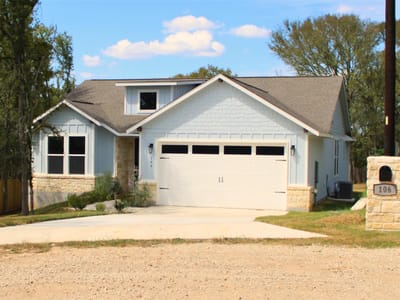 Living area at 106 Halawa CT - 3 bed 2 bath home