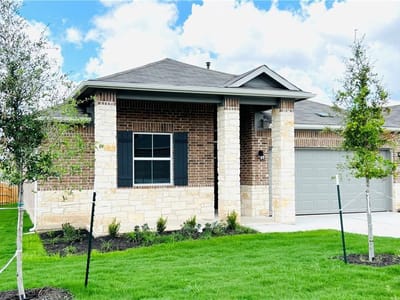 Living area at 10600 Defender Trl - 3 bed 2 bath home
