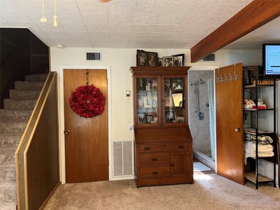 Photo 5 of 37 at 10605 Kit Carson DR - 1 bed 1 bath home