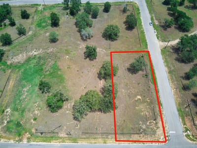 Primary bedroom at 1067 Ferguson Loop - Cool Water Acres, Dale, TX