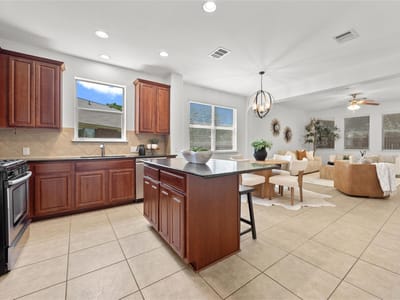 Property photo 3 at 1069 Sussex WAY - 5 bed 3 bath home