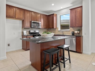 Property photo 4 at 1069 Sussex WAY - 5 bed 3 bath home