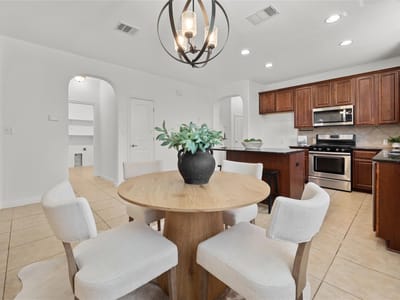Property photo 5 at 1069 Sussex WAY - 5 bed 3 bath home