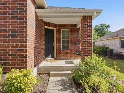 Living area at 1069 Talley LOOP - 3 bed 2 bath home