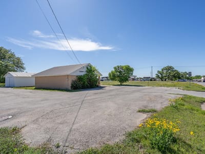 Primary bedroom at 107 Brown Bridge Rd - Liberty Hill, TX