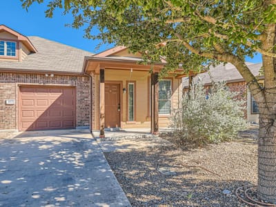 Kitchen at 107 Creekside Villa DR - 3 bed 2 bath home