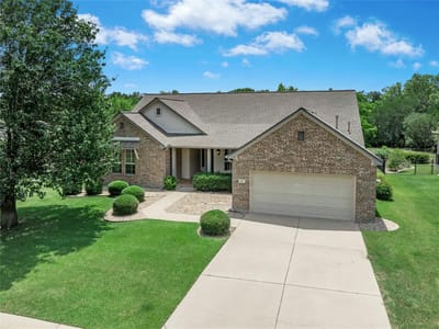 Living area at 107 Crystal Springs DR - 2 bed 2 bath home