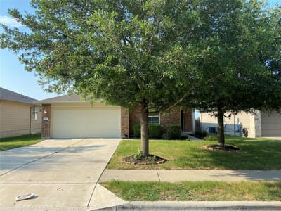 Property photo 2 at 107 Lavaca LOOP - 4 bed 2 bath home