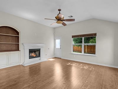 Primary bedroom at 107 S Treasure Oaks Dr - 4 bed 2 bath home