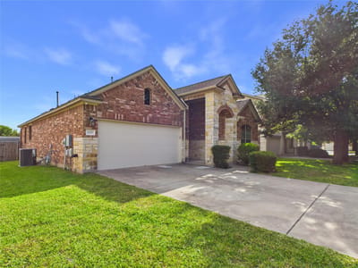 Living area at 1070 Sussex WAY - 3 bed 2 bath home