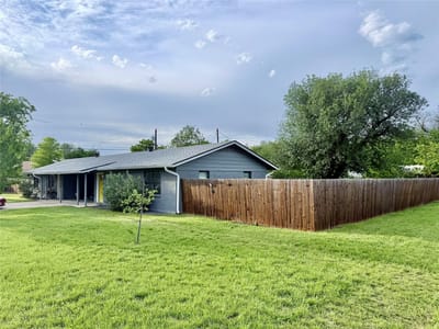 Property photo 2 at 10700 Plains TRL - White Plains Sec 03, Austin, TX