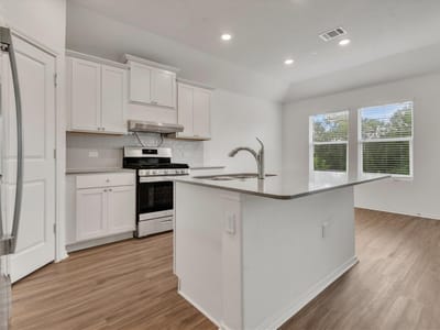 Property photo 4 at 10721 Steinbeck DR - 4 bed 2 bath home