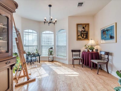 Living area at 1077 Fairway - 4 bed 3 bath home
