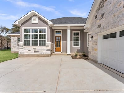 Living area at 108 Double CIR - 4 bed 3 bath home