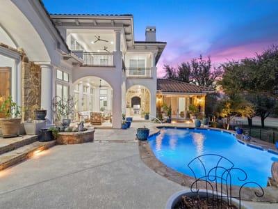 Living area at 108 Golden Bear CV - 4 bed 4 bath home