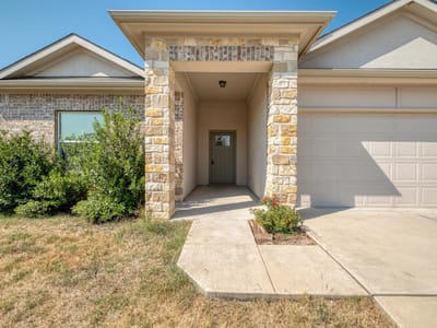 Property photo 2 at 108 Kleberg CT - 4 bed 2 bath home