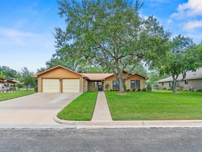 Property photo 3 at 108 Meadow Creek DR - 3 bed 2 bath home