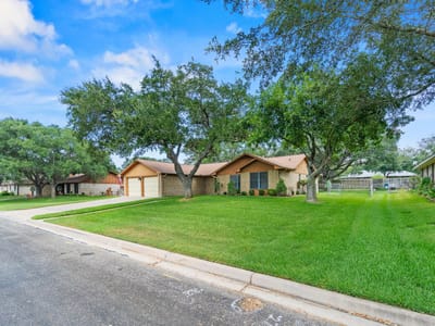 Property photo 4 at 108 Meadow Creek DR - 3 bed 2 bath home