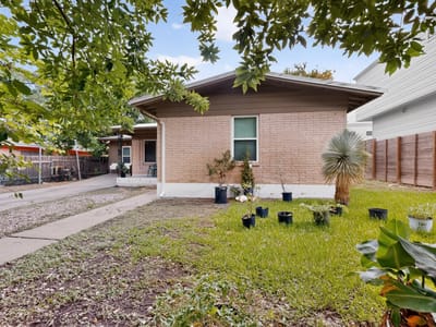 Photo 3 of 36 at 108 W Croslin ST Unit #A & B - Austin, Austin, TX