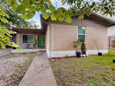 Photo 4 of 36 at 108 W Croslin ST Unit #A & B - Austin, Austin, TX
