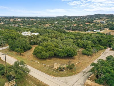Living area at 1080 Beauchamp RD - Silverado Estates Ph One, Dripping Springs, TX