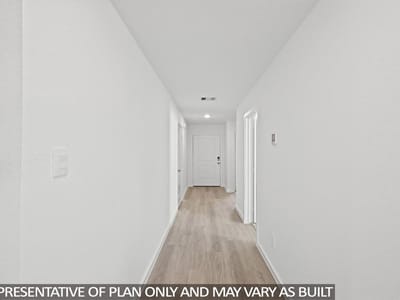 Property photo 3 at 109 Baby Calf Roping RD - 5 bed 2 bath home