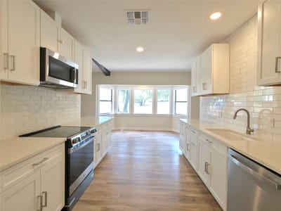 Bathroom at 109 Cernosek Rd - 4 bed 3 bath home