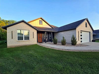 Living area at 109 Kipapa Ct - 3 bed 2 bath home