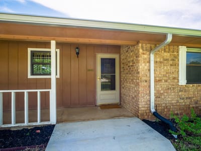 Living area at 109 Sundown TRL - 3 bed 2 bath home