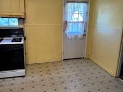 Living area at 109 Tennessee ST - 3 bed 1 bath home