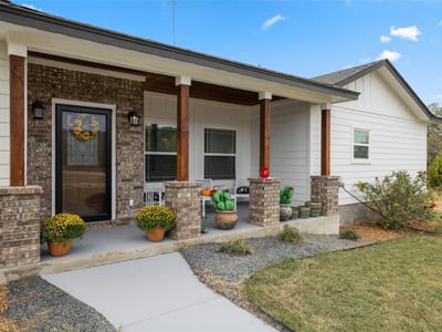 Primary bedroom at 1090 County Road 334 - 3 bed 2 bath home