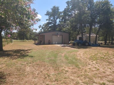 Photo 5 - 10905 S. FM 1915 FM 1915 Highway Photo 5 of 17 at 10905 S. FM 1915 FM 1915 Highway - 3 bed 2 bath home