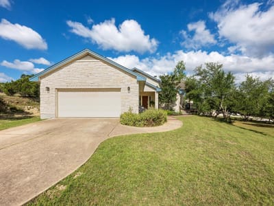 Living area at 10978 W Cave BLVD - 3 bed 2 bath home