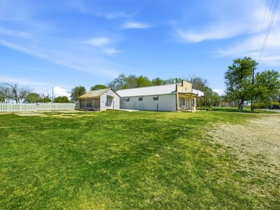 Primary bedroom at 110 County Road 421 - Abigail Fokes, Thorndale, TX