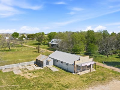 Bathroom at 110 County Road 421 - Abigail Fokes, Thorndale, TX