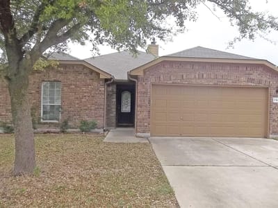 Living area at 110 Fossil Trl - 3 bed 2 bath home