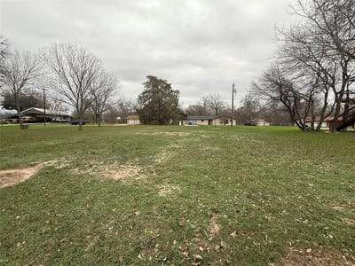 Primary bedroom at 110 Lake Forrest Dr - Pecan Cove #1, Seguin, TX